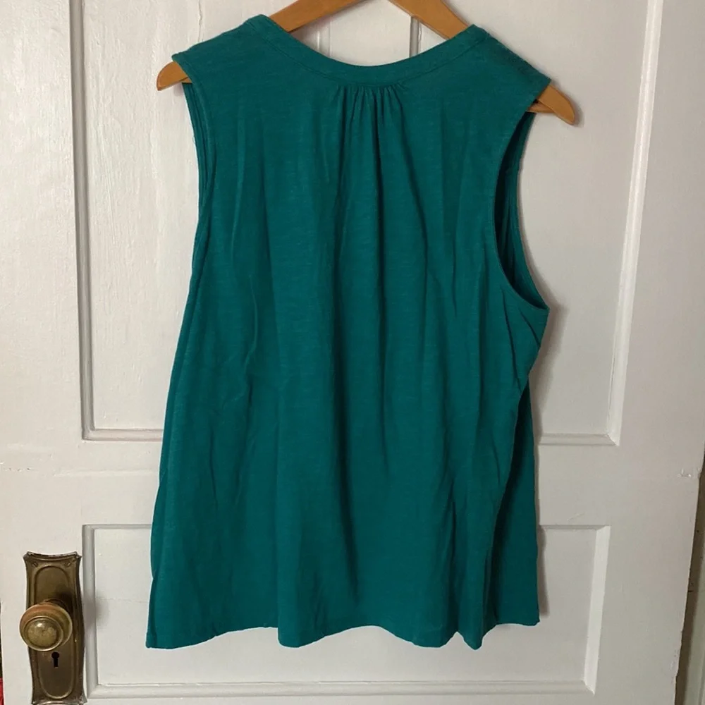 Old Navy NWT Relaxed Sleeveless Tank size XL - Picture 4 of 5